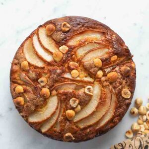 Torta pere, nocciole e cannella