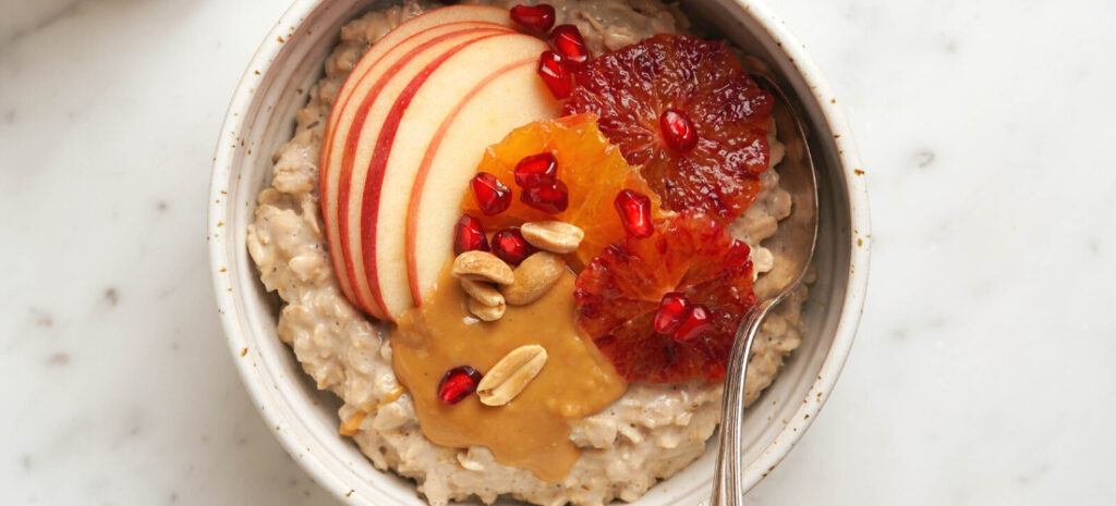 Porridge vegano con crema di arachidi 100%