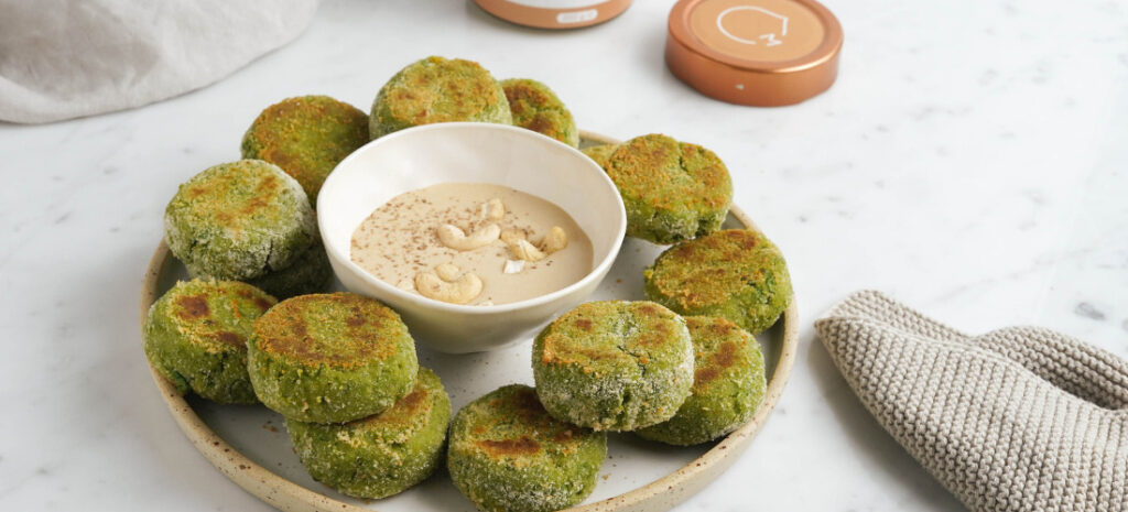 Polpette di piselli con salsa di anacardi