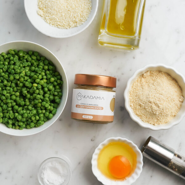 Polpette di piselli con salsa di anacardi