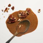 crema noce pecan cucchiaio