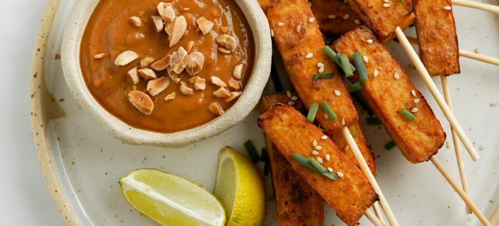 Tofu stiks alle arachidi