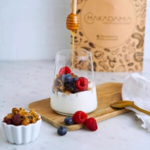 BERRIES GRANOLA makadamia