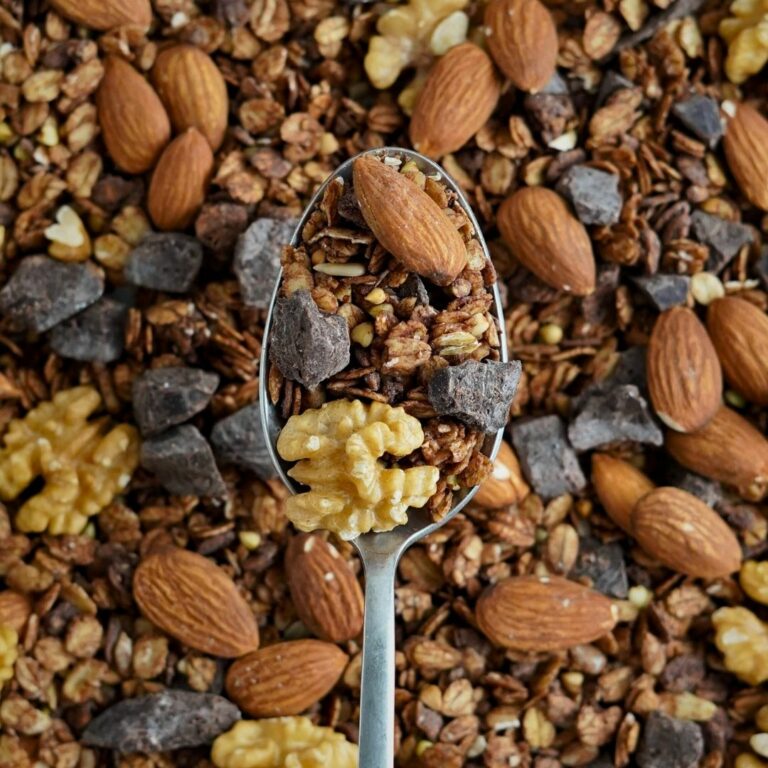 DARK CHOCO GRANOLA makadamia