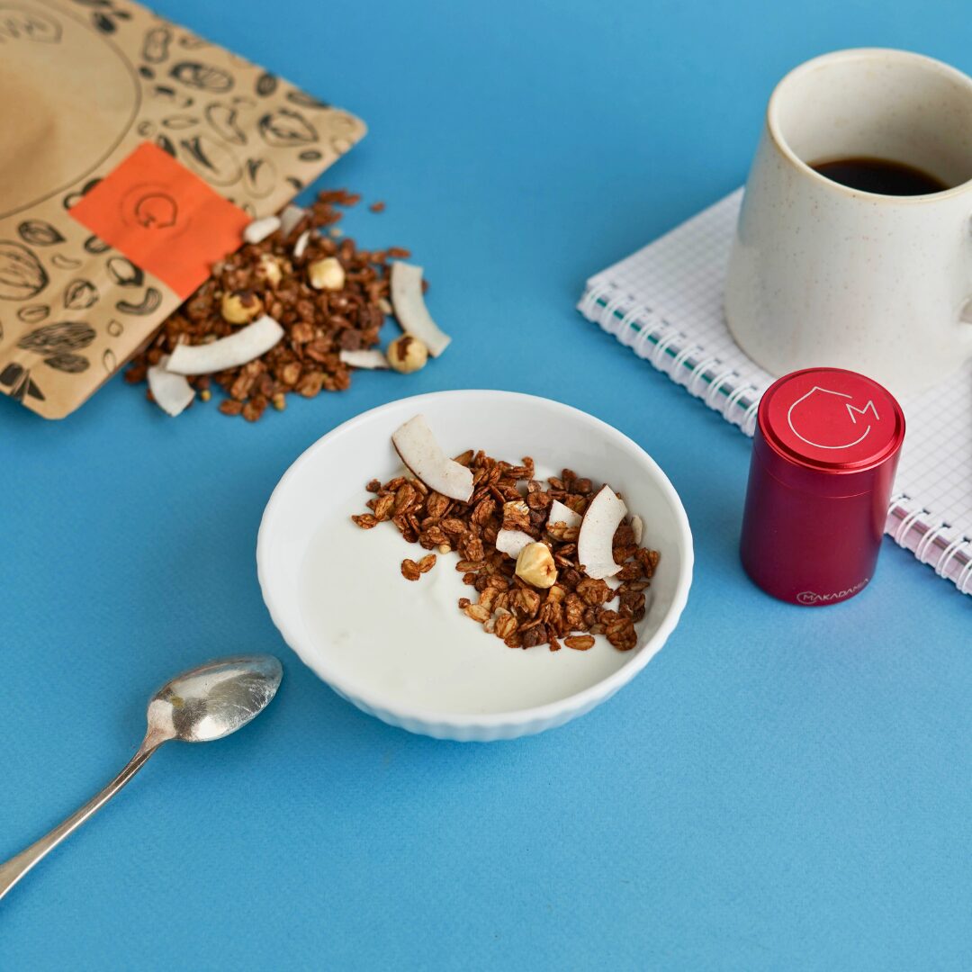 DARK COCONUT GRANOLA makadamia