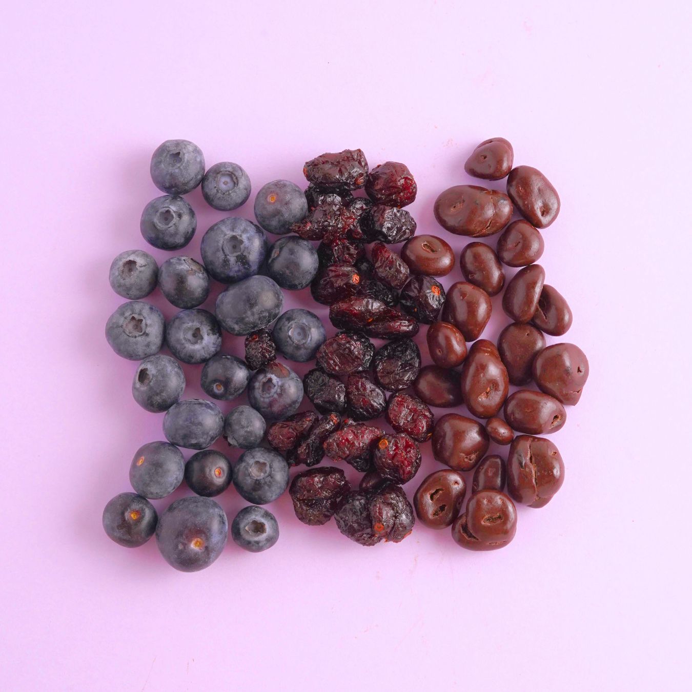 Mirtillo rosso ricoperto di cioccolato