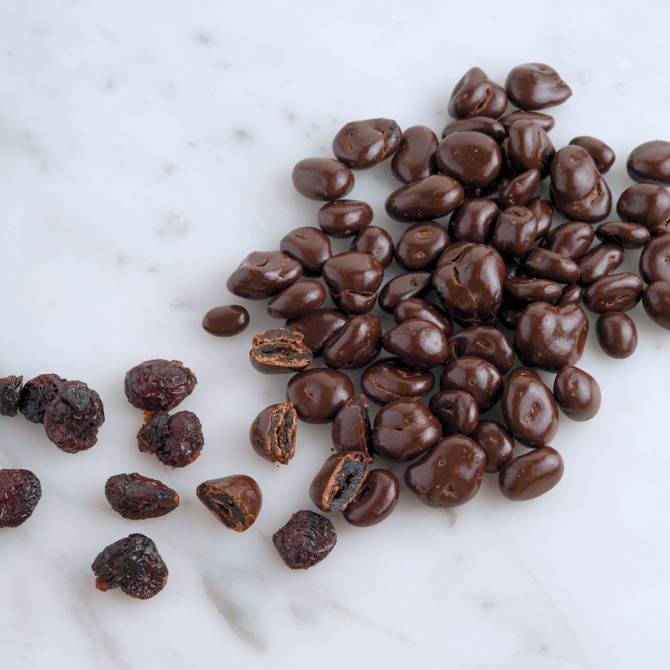 Mirtillo rosso ricoperto di cioccolato