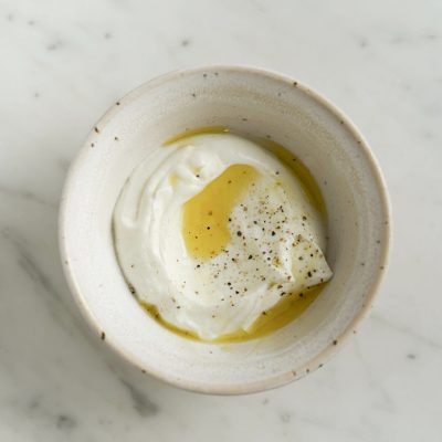 Bowl di lenticchie con verdure arrostite e frutta secca