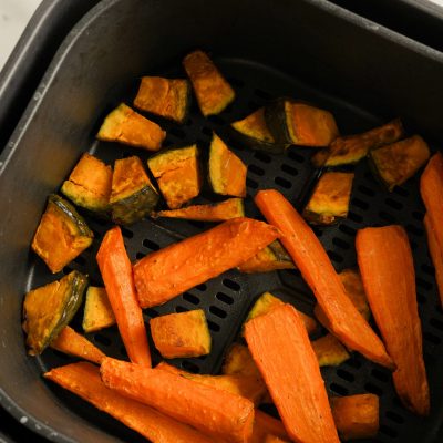 Bowl di lenticchie con verdure arrostite e frutta secca